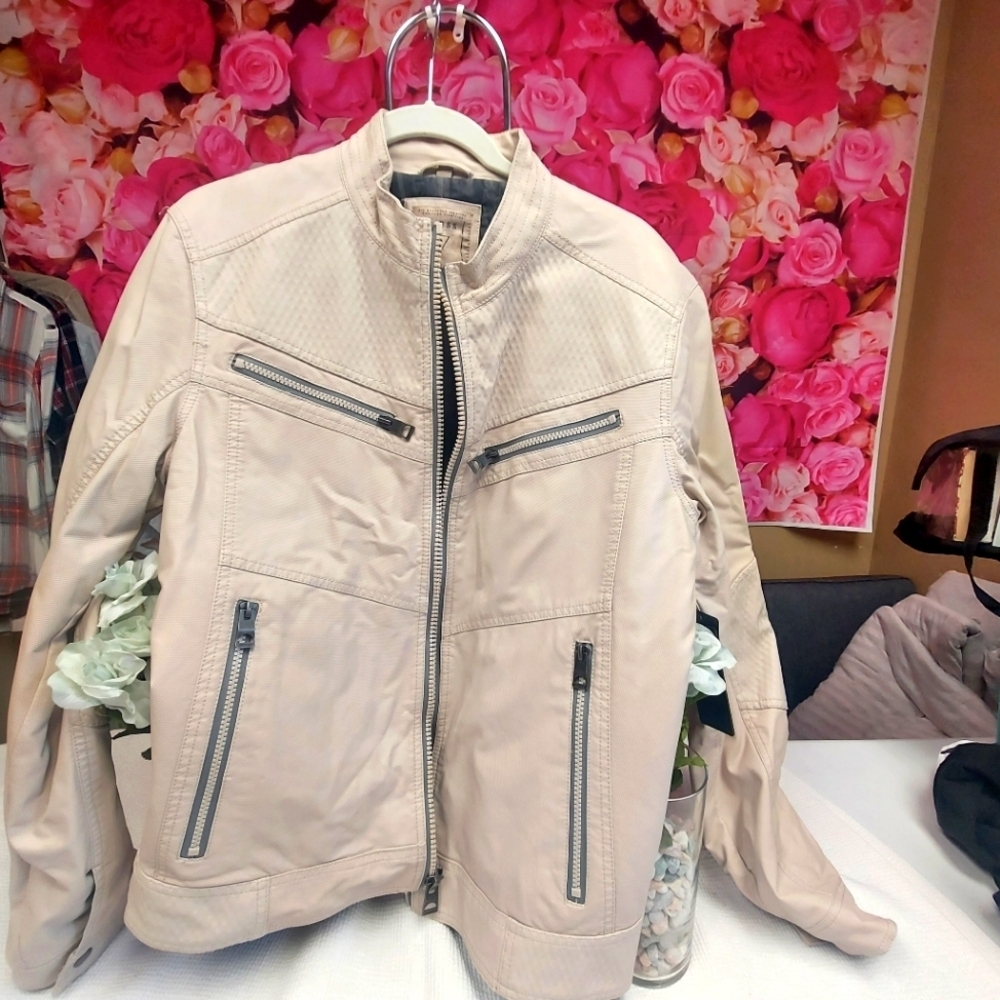 Guess NWT Medium White Smoke Textured Zipper Jacket 4 front zippered pockets